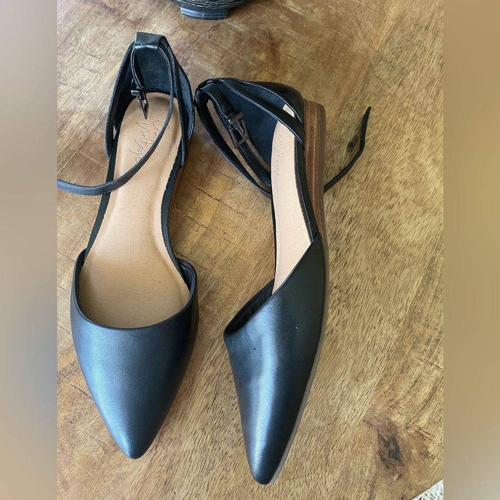 Nwot Crown Vintage Pumps